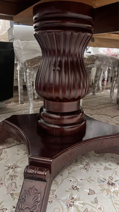 Стол из натурального дерева раздвижной