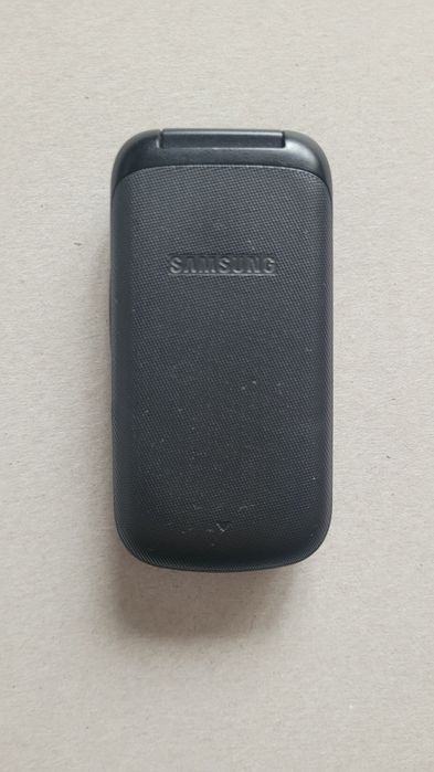 Telefon SAMSUNG GT E 1190, cu clapetă