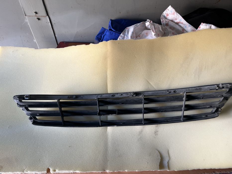 Подкрылник новый решетка Ес300