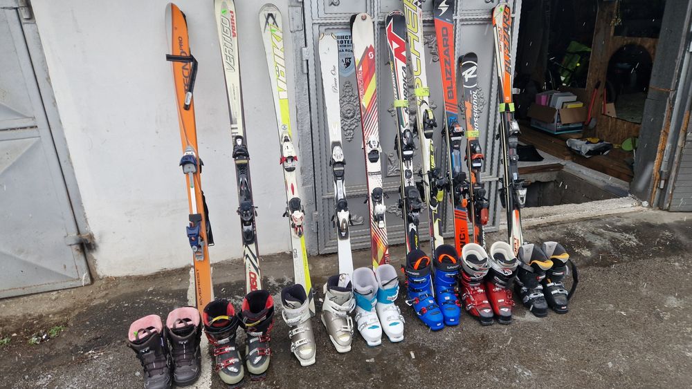 Schiuri, Clapari, Bețe, casca, haine