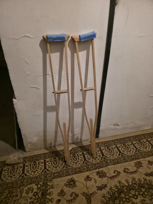 Продам костыли деревянные