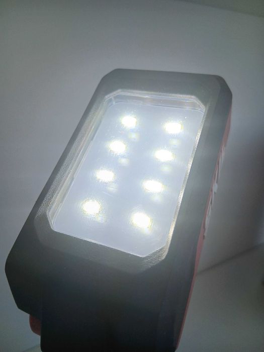 Акумулаторна LED Лампа SKIL