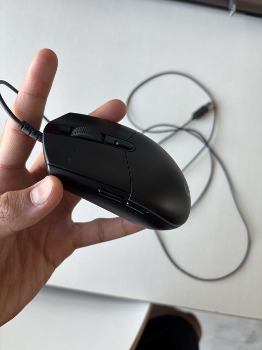Продаю игровую мышь logitech g102 lyghtsync