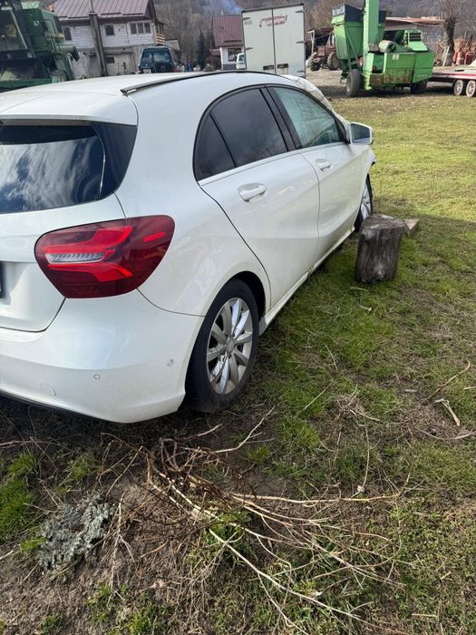 Mercedes-Benz A-Class A 180 d (2016)