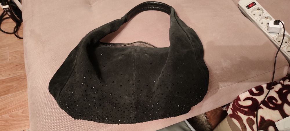 Сумка замшевая вместительная.