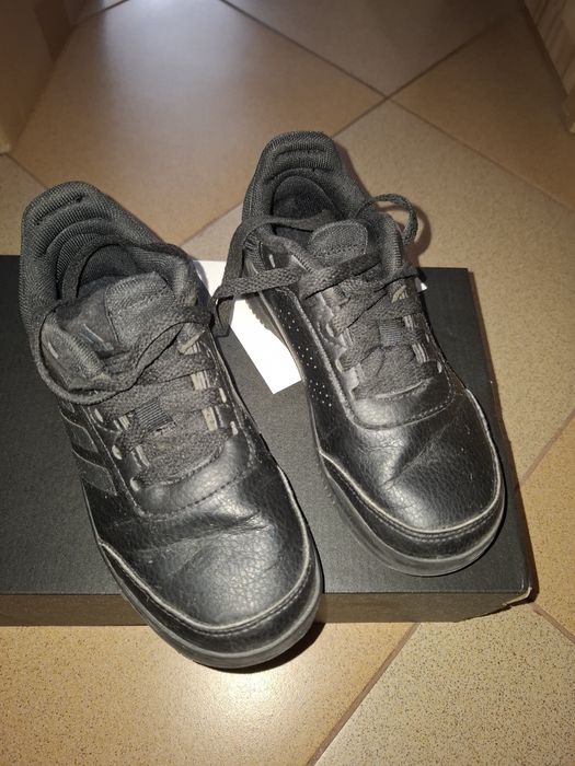 Детски кожени маратонки адидас