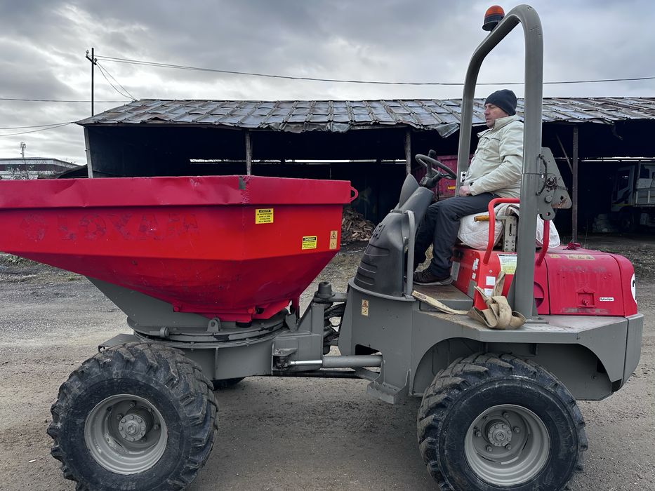 Vand Dumper de 3,5 tone in stare foarte buna de functionare