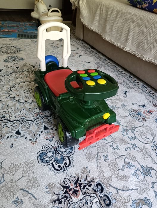 Машинка детская бу