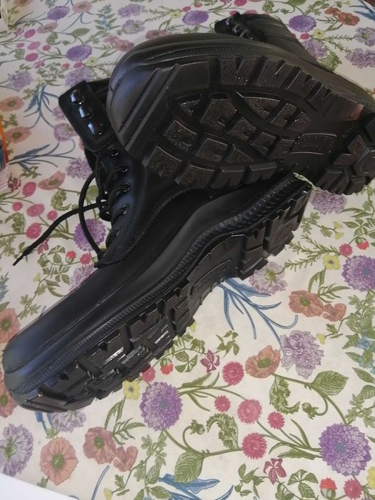 Чисто нови обувки тип Кубинки размер 43