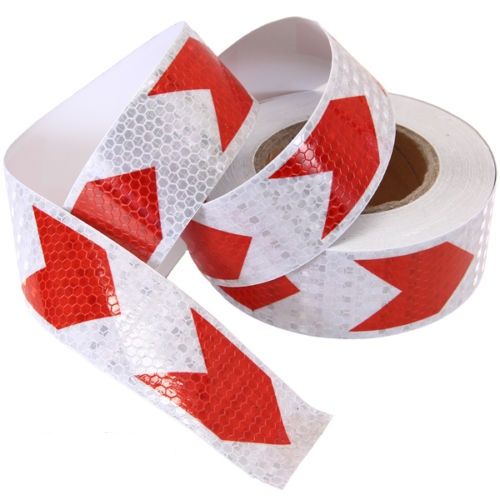 Banda reflectorizanta alba cu sageata rosie 10cm x 25m