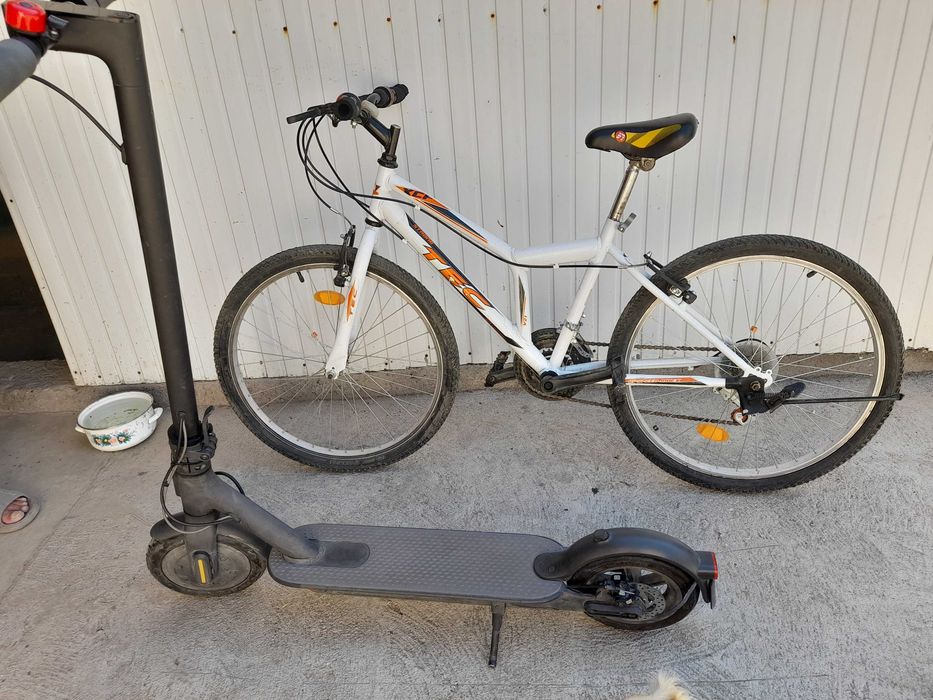 Trotineta electrica si bicicleta