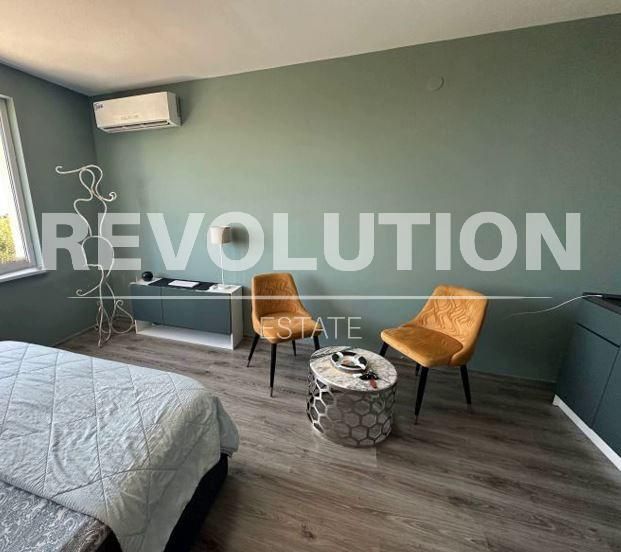 Дава се под наем Етаж от къща в Варна, м-т Пчелина - 150 кв.м за 1530 € - Снимка #4