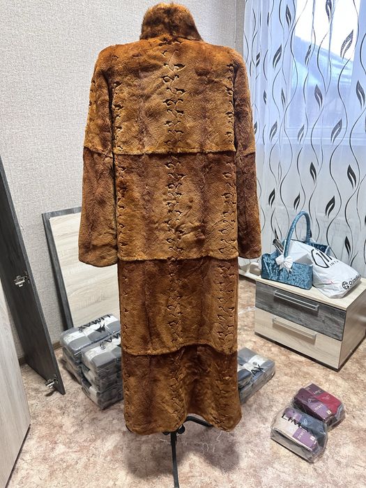 Продается шуба длинная