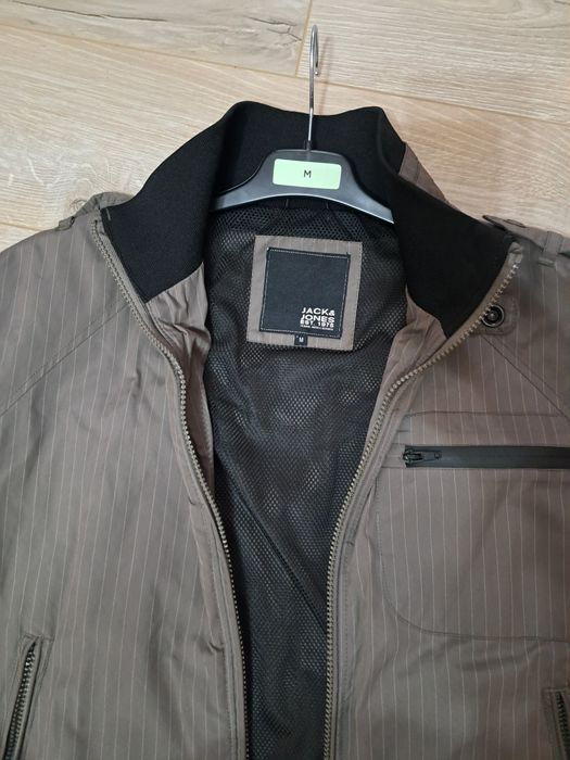 PROMOTIE !!!Geacă Hugo Boss și Jack Jones Nou!!