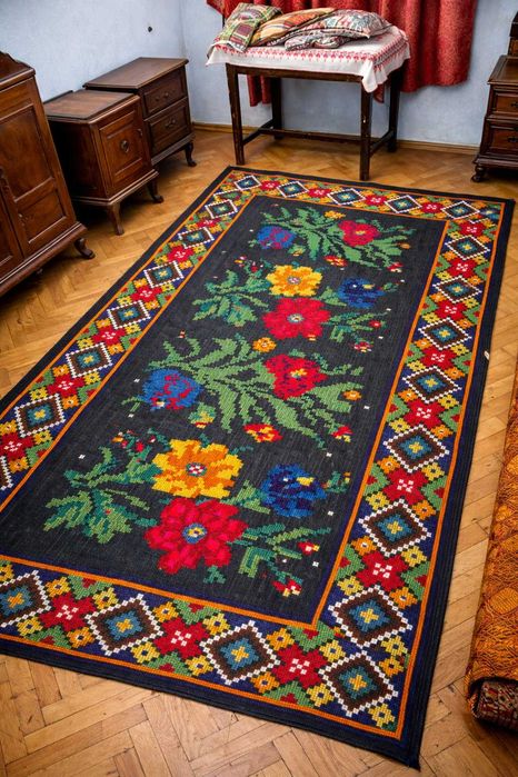 Covor românesc  (2.83m x 1.63m) cusut manual cu lana– piesă decor rară