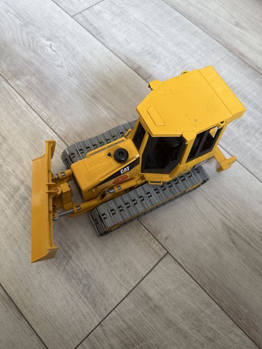 Бульдозер гусенечный CAT