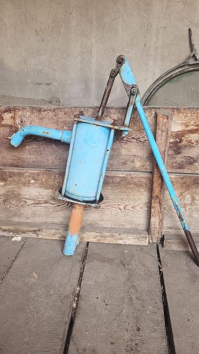 Ручной насос для воды / колонка водяная