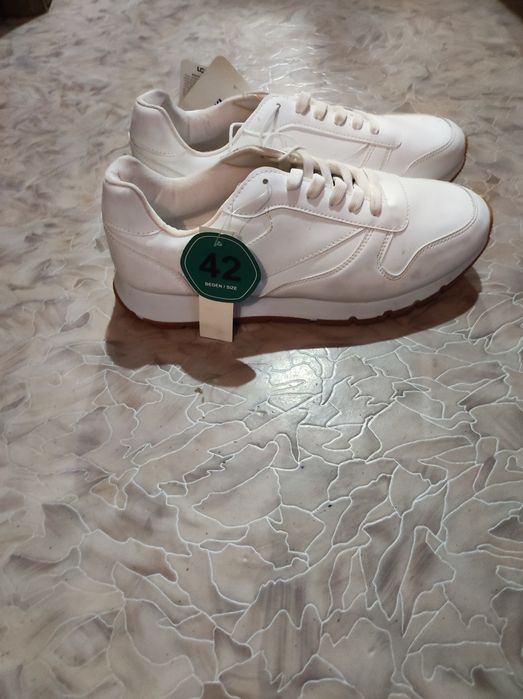 Продам обувь новую