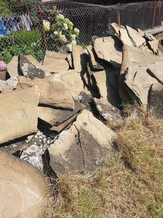 Каменни плочи от покрив