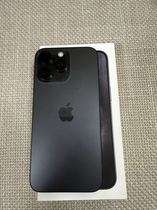 Iphone 15 Pro Max НОВ 256GB Black Titanium  Пълен Комплект+2 кейса ори