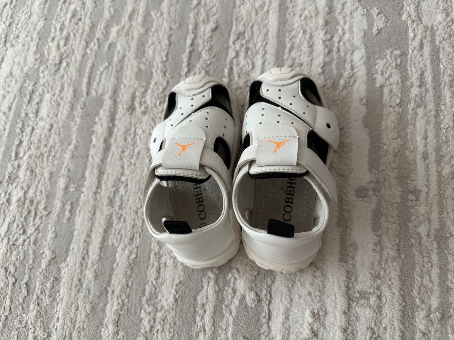 Продам сандали детские