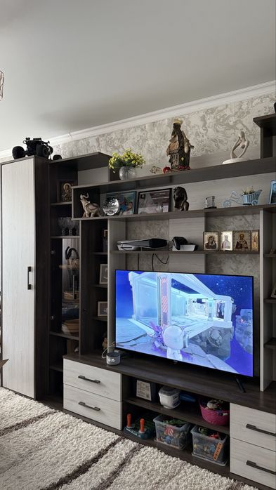 СРОЧНО продам стенку в зал