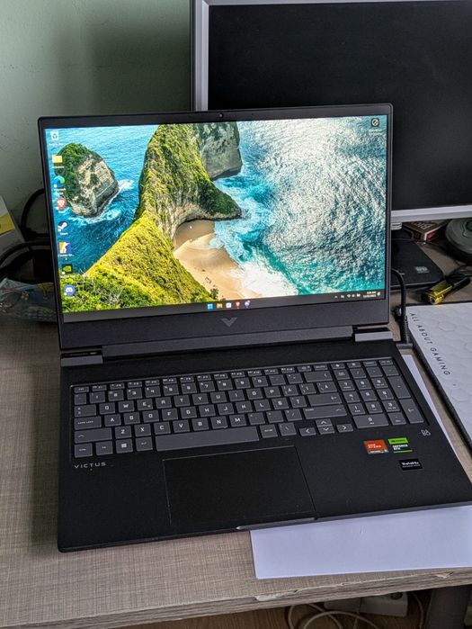 Laptop HP Victus 16 Ryzen 5 7640HS 32GB RAM ddr5 RTX 3050
