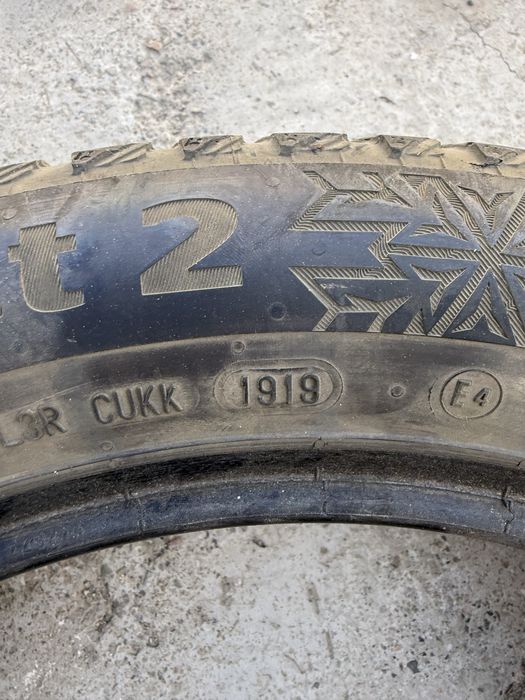 Продам шины зимние 215 /55./ 17