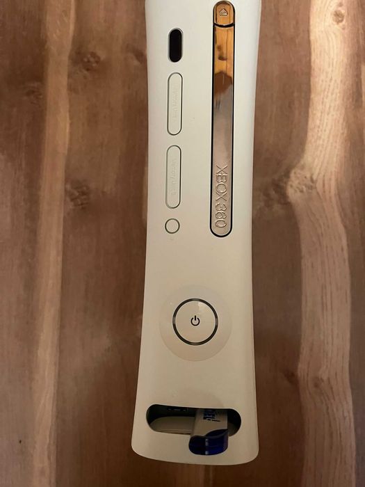 Xbox 360 2 controllere + kinect