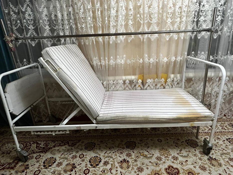 Инвальидный кроват расклодной