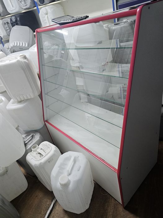 Продам ветрины для магазина