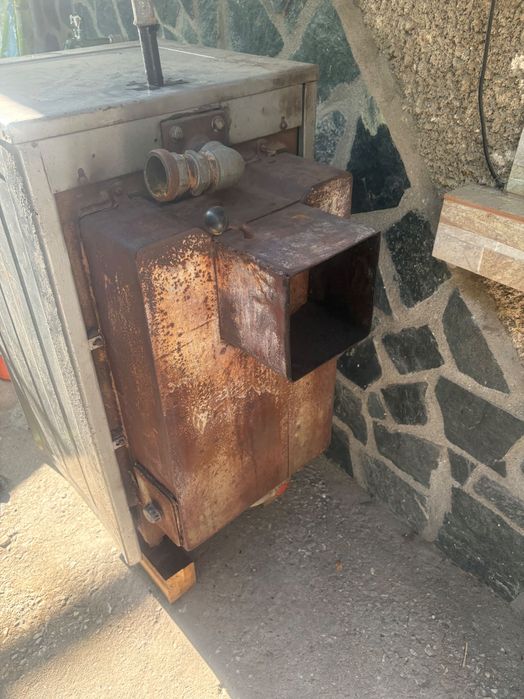 Чугунен котел на дърва и въглища