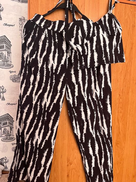 Дамски комплект панталон и бюстие