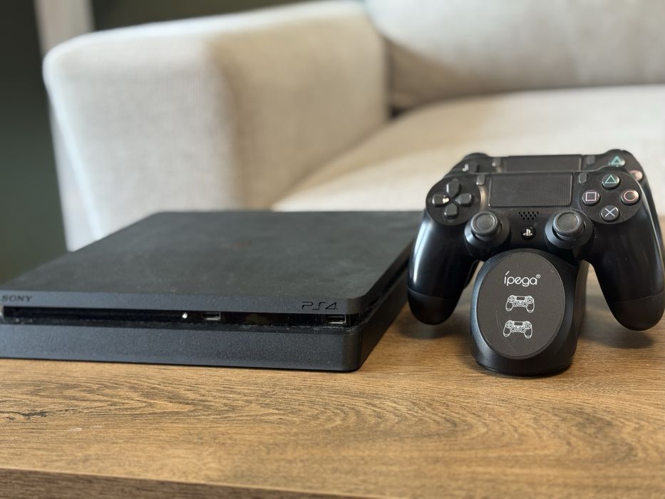 PlayStation 4 Slim