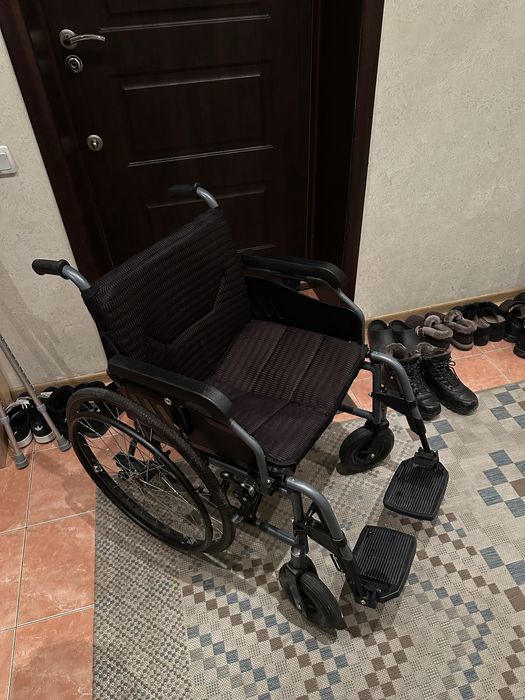 инвалидная коляска
