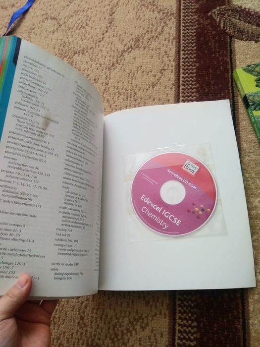 Продам учебники с дисками