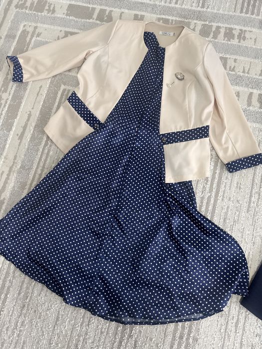 Продам платья все по 2000