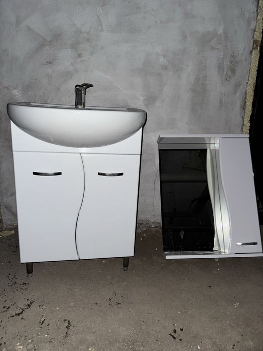 Набор шкаф для ванный б/у