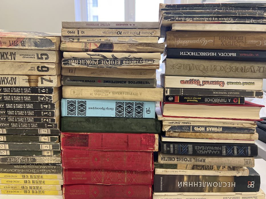 Книги разных жанров