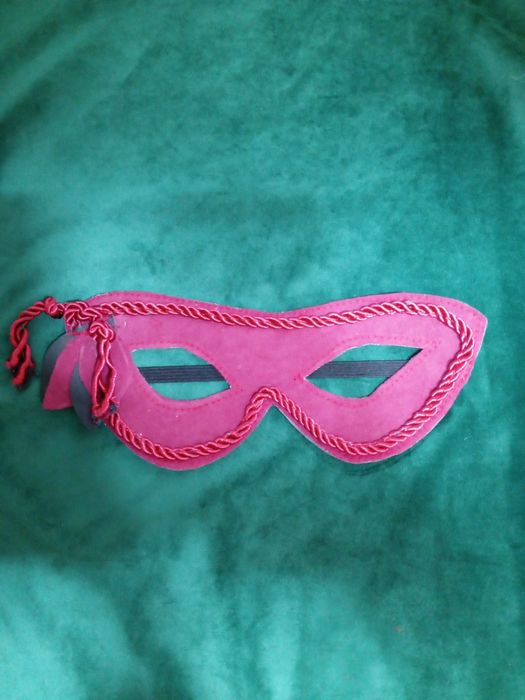 Косметички, пеналы, маски для сна, детские маски, клатч на заказ