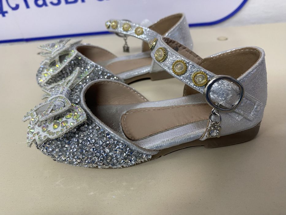 Продам туфли детские 25р