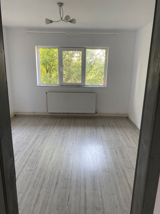 Vând apartament !