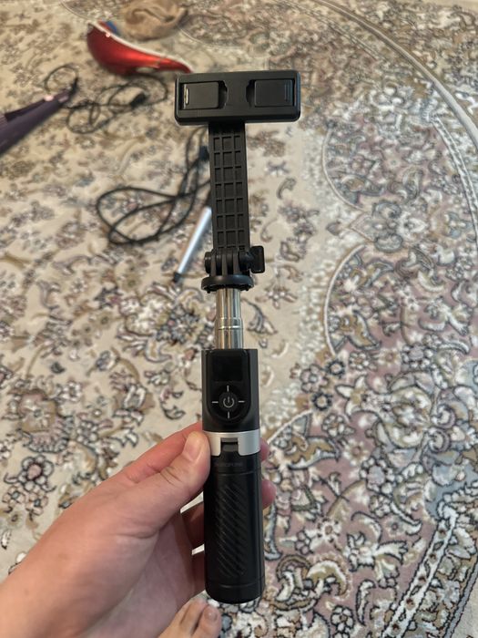 Телефонга арналган селфи таякша сатылады