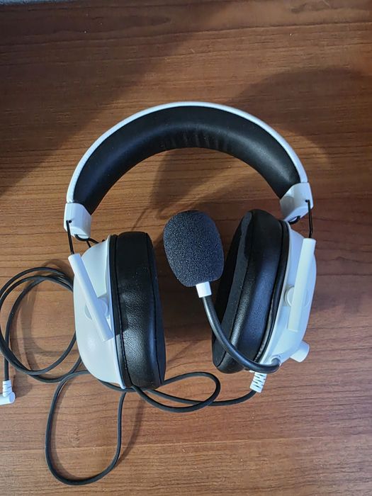 Razer BlackShark V2 X White Edition.