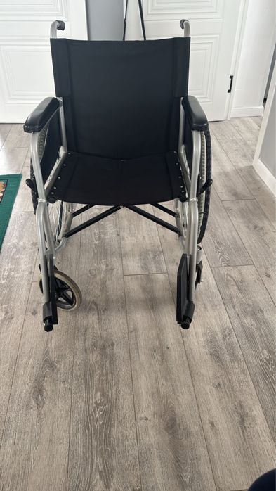 Продам кресло-коляска инвалидное