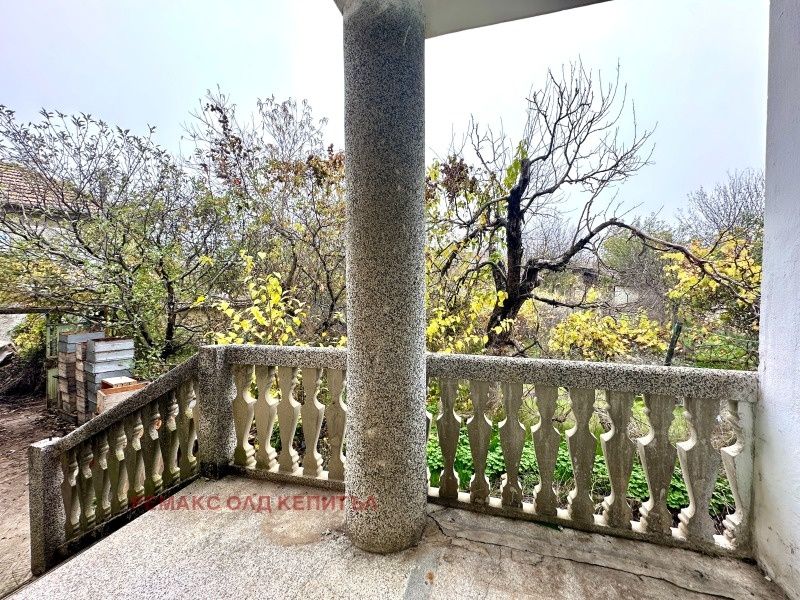 Къща в село Хотница