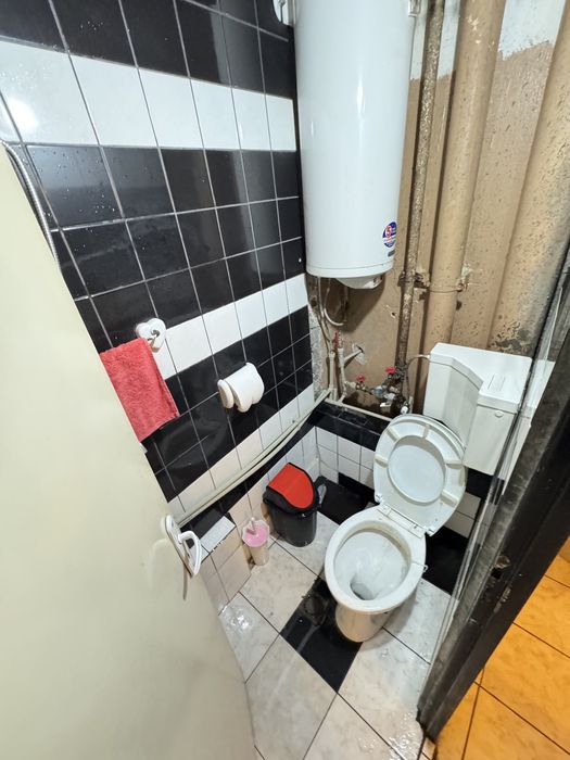 Продава се Тристаен апартамент в Ямбол, Златен рог - 86 кв.м за 4 €/кв.м - Снимка #6