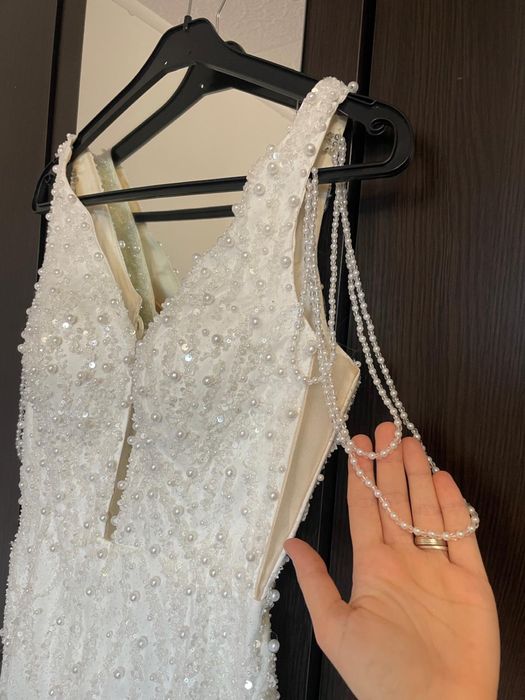 Vand rochie de mireasa sirena cu trena si voal