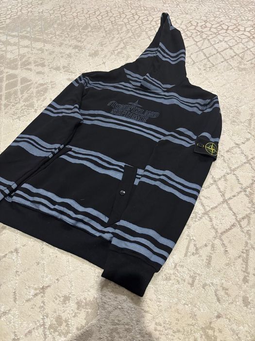Stone island supreme