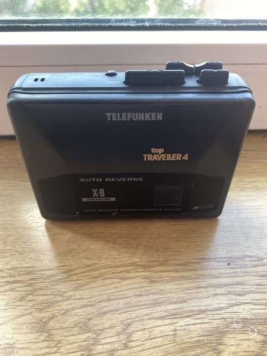 Vând Walkman casette player